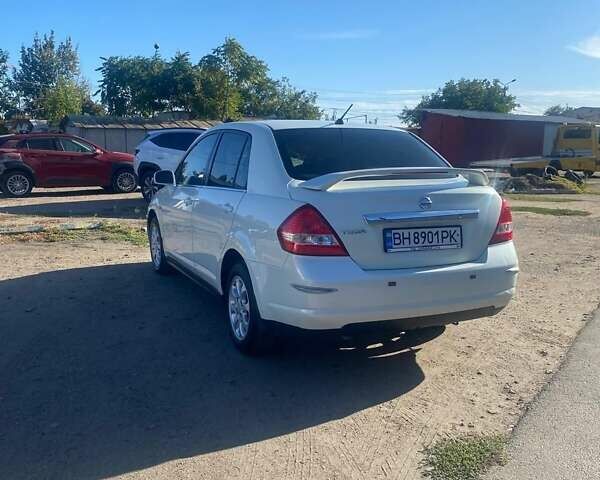 Белый Ниссан Тиида, объемом двигателя 1.6 л и пробегом 190 тыс. км за 4999 $, фото 10 на Automoto.ua