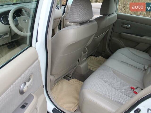 Белый Ниссан Тиида, объемом двигателя 1.6 л и пробегом 154 тыс. км за 5999 $, фото 34 на Automoto.ua