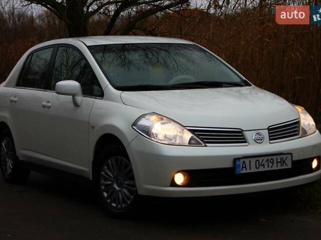 Белый Ниссан Тиида, объемом двигателя 1.6 л и пробегом 154 тыс. км за 5999 $, фото 24 на Automoto.ua