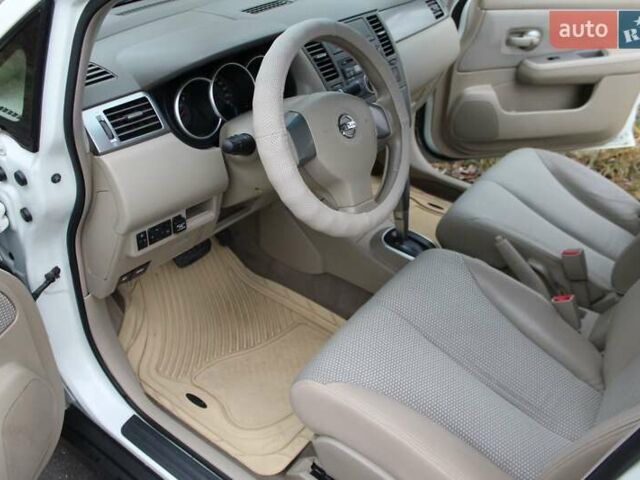 Белый Ниссан Тиида, объемом двигателя 1.6 л и пробегом 154 тыс. км за 5999 $, фото 31 на Automoto.ua