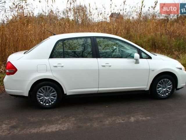 Білий Ніссан Тііда, об'ємом двигуна 1.6 л та пробігом 155 тис. км за 5900 $, фото 18 на Automoto.ua
