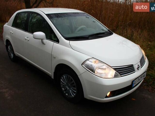 Белый Ниссан Тиида, объемом двигателя 1.6 л и пробегом 154 тыс. км за 5999 $, фото 29 на Automoto.ua