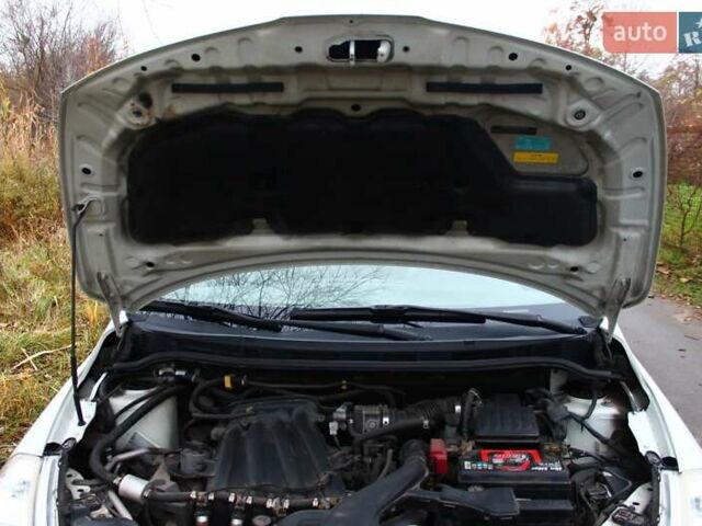 Білий Ніссан Тііда, об'ємом двигуна 1.6 л та пробігом 155 тис. км за 5900 $, фото 35 на Automoto.ua