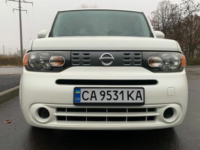 Белый Ниссан Тиида, объемом двигателя 1.8 л и пробегом 195 тыс. км за 6000 $, фото 2 на Automoto.ua