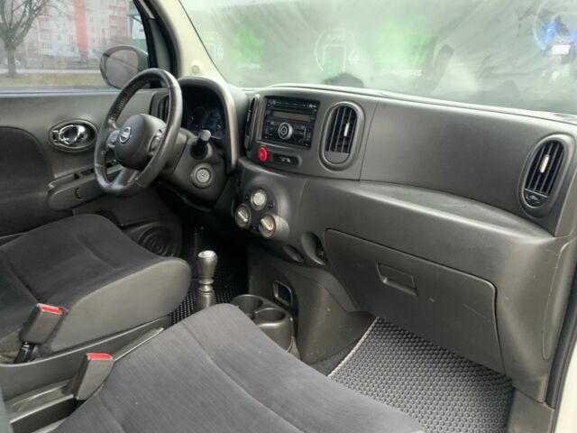 Белый Ниссан Тиида, объемом двигателя 1.8 л и пробегом 195 тыс. км за 6000 $, фото 14 на Automoto.ua