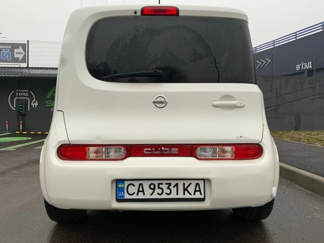 Белый Ниссан Тиида, объемом двигателя 1.8 л и пробегом 195 тыс. км за 6000 $, фото 3 на Automoto.ua