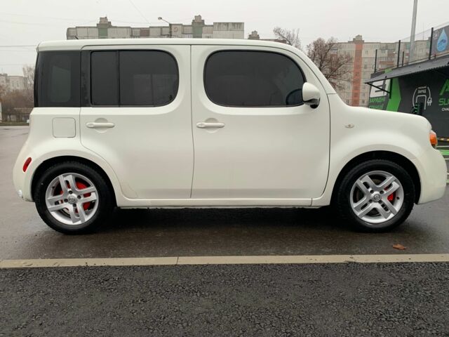 Белый Ниссан Тиида, объемом двигателя 1.8 л и пробегом 195 тыс. км за 6000 $, фото 1 на Automoto.ua