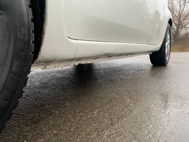 Белый Ниссан Тиида, объемом двигателя 1.8 л и пробегом 195 тыс. км за 6000 $, фото 8 на Automoto.ua