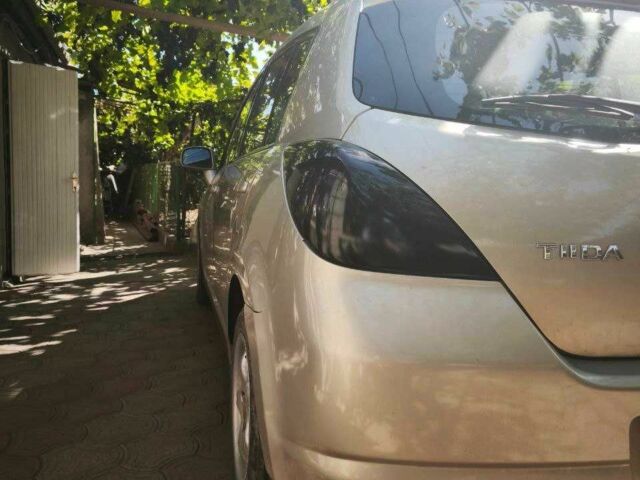 Бежевый Ниссан Тиида, объемом двигателя 1.6 л и пробегом 190 тыс. км за 4800 $, фото 3 на Automoto.ua