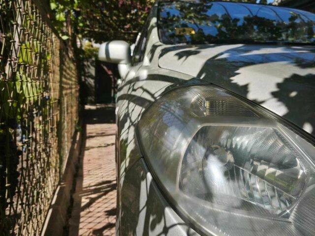 Бежевый Ниссан Тиида, объемом двигателя 1.6 л и пробегом 190 тыс. км за 4800 $, фото 4 на Automoto.ua