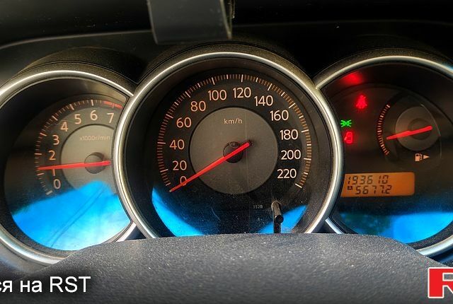 Бежевий Ніссан Тііда, об'ємом двигуна 1.6 л та пробігом 197 тис. км за 2900 $, фото 8 на Automoto.ua