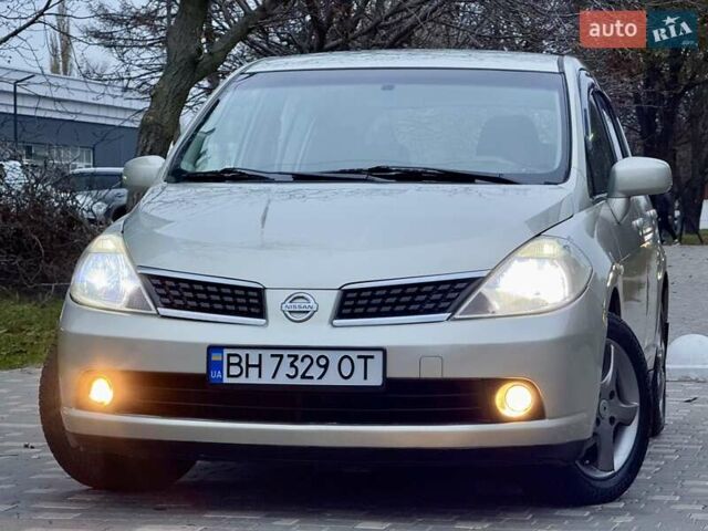 Бежевый Ниссан Тиида, объемом двигателя 1.6 л и пробегом 167 тыс. км за 4999 $, фото 10 на Automoto.ua