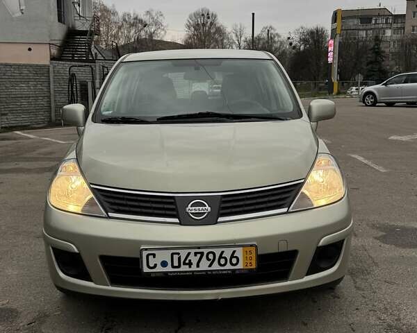 Бежевый Ниссан Тиида, объемом двигателя 1.6 л и пробегом 197 тыс. км за 6550 $, фото 1 на Automoto.ua