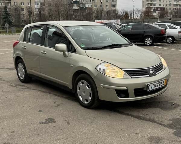 Бежевый Ниссан Тиида, объемом двигателя 1.6 л и пробегом 197 тыс. км за 6550 $, фото 2 на Automoto.ua