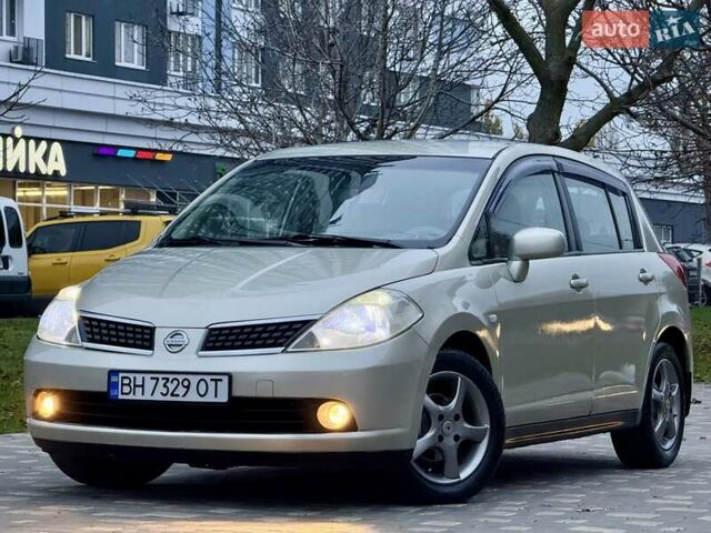 Бежевый Ниссан Тиида, объемом двигателя 1.6 л и пробегом 167 тыс. км за 4999 $, фото 13 на Automoto.ua
