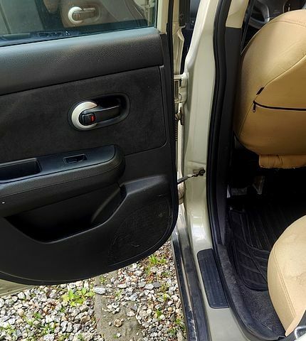 Бежевий Ніссан Тііда, об'ємом двигуна 1.6 л та пробігом 197 тис. км за 2900 $, фото 10 на Automoto.ua