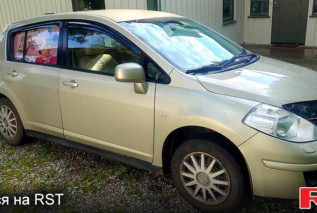 Бежевий Ніссан Тііда, об'ємом двигуна 1.6 л та пробігом 197 тис. км за 2900 $, фото 2 на Automoto.ua