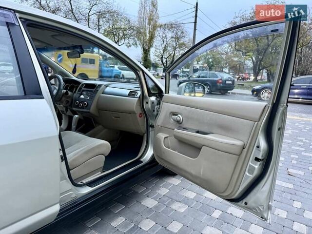 Бежевый Ниссан Тиида, объемом двигателя 1.6 л и пробегом 167 тыс. км за 4999 $, фото 37 на Automoto.ua