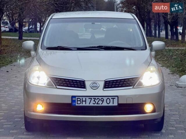 Бежевый Ниссан Тиида, объемом двигателя 1.6 л и пробегом 167 тыс. км за 4999 $, фото 3 на Automoto.ua
