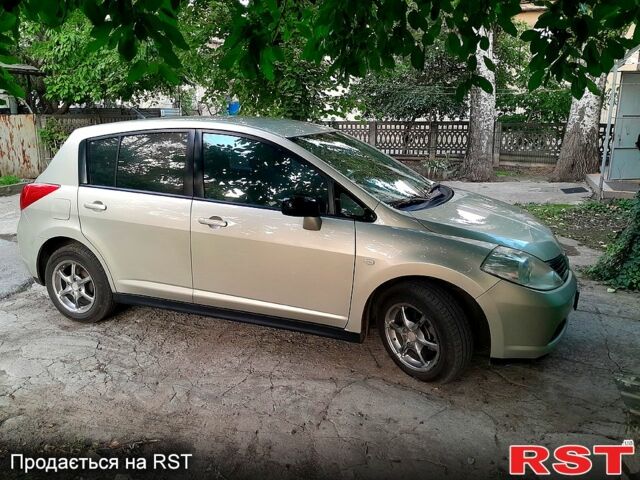 Бежевий Ніссан Тііда, об'ємом двигуна 1.6 л та пробігом 225 тис. км за 6000 $, фото 12 на Automoto.ua