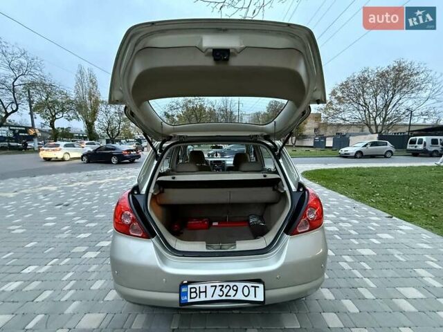 Бежевый Ниссан Тиида, объемом двигателя 1.6 л и пробегом 167 тыс. км за 4999 $, фото 65 на Automoto.ua