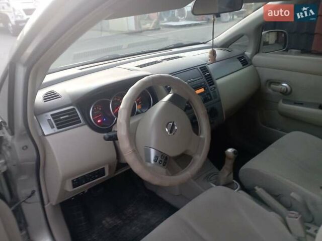 Бежевый Ниссан Тиида, объемом двигателя 1.6 л и пробегом 316 тыс. км за 4300 $, фото 6 на Automoto.ua