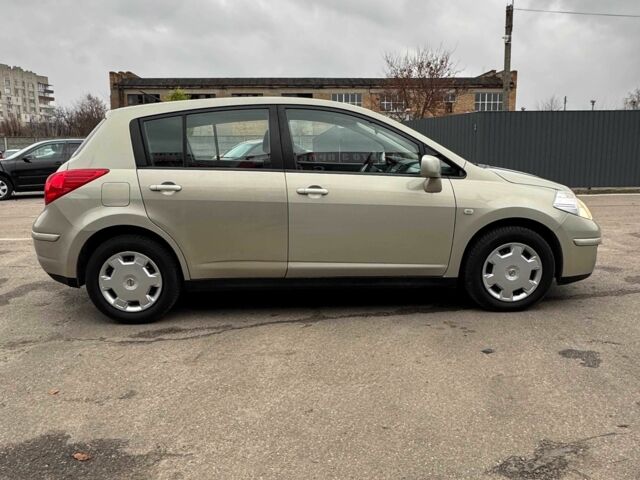 Бежевый Ниссан Тиида, объемом двигателя 1.6 л и пробегом 197 тыс. км за 6550 $, фото 3 на Automoto.ua