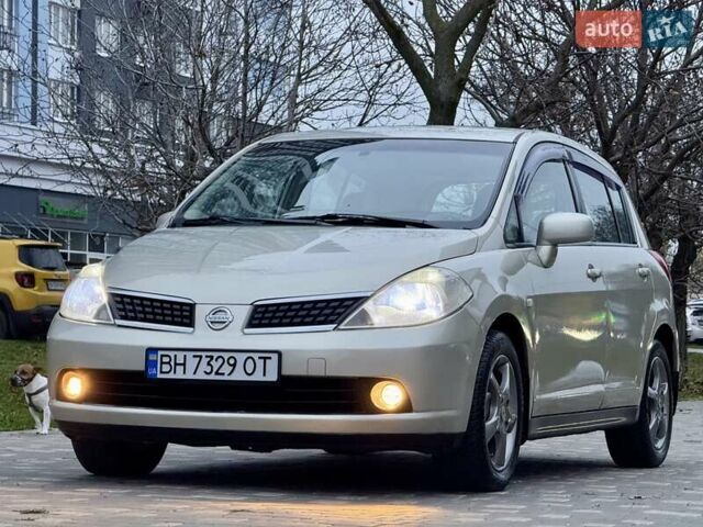 Бежевый Ниссан Тиида, объемом двигателя 1.6 л и пробегом 167 тыс. км за 4999 $, фото 6 на Automoto.ua