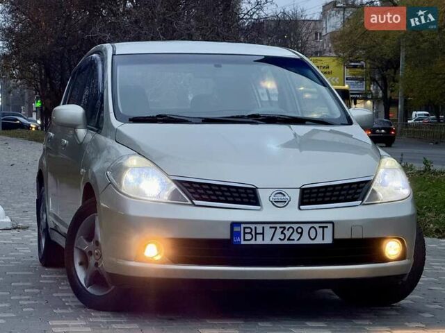 Бежевый Ниссан Тиида, объемом двигателя 1.6 л и пробегом 167 тыс. км за 4999 $, фото 23 на Automoto.ua