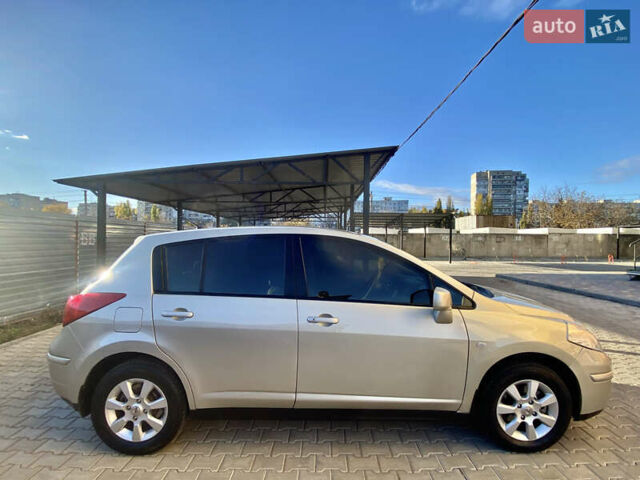 Бежевый Ниссан Тиида, объемом двигателя 1.6 л и пробегом 187 тыс. км за 6400 $, фото 4 на Automoto.ua