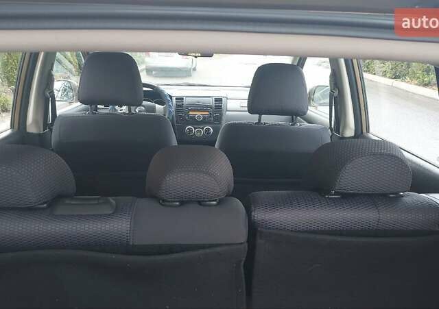 Бежевый Ниссан Тиида, объемом двигателя 1.6 л и пробегом 100 тыс. км за 6100 $, фото 15 на Automoto.ua