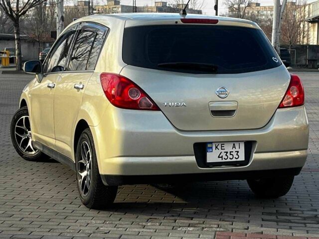 Бежевый Ниссан Тиида, объемом двигателя 1.6 л и пробегом 150 тыс. км за 6500 $, фото 1 на Automoto.ua
