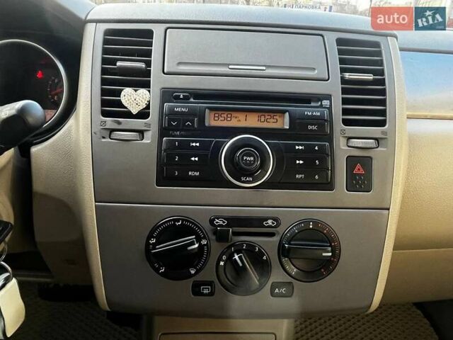 Бежевый Ниссан Тиида, объемом двигателя 1.6 л и пробегом 150 тыс. км за 6500 $, фото 17 на Automoto.ua