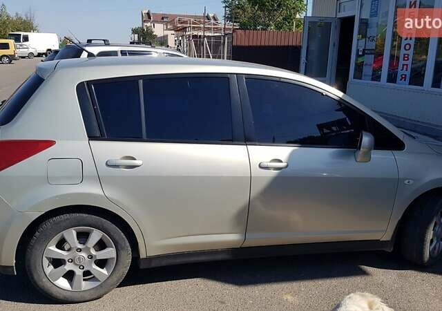 Бежевий Ніссан Тііда, об'ємом двигуна 1.6 л та пробігом 160 тис. км за 5700 $, фото 3 на Automoto.ua