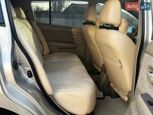 Бежевый Ниссан Тиида, объемом двигателя 1.6 л и пробегом 150 тыс. км за 6500 $, фото 11 на Automoto.ua