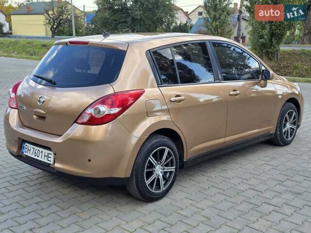 Бежевый Ниссан Тиида, объемом двигателя 1.6 л и пробегом 62 тыс. км за 7900 $, фото 1 на Automoto.ua