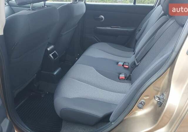 Бежевый Ниссан Тиида, объемом двигателя 1.6 л и пробегом 100 тыс. км за 6100 $, фото 12 на Automoto.ua