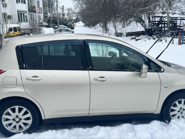 Бежевый Ниссан Тиида, объемом двигателя 1.5 л и пробегом 69 тыс. км за 8500 $, фото 3 на Automoto.ua