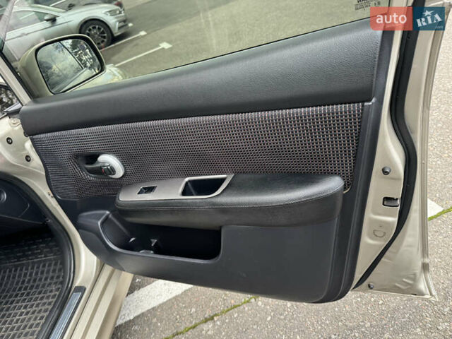 Бежевый Ниссан Тиида, объемом двигателя 1.6 л и пробегом 152 тыс. км за 6999 $, фото 25 на Automoto.ua