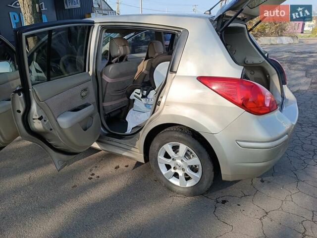 Бежевый Ниссан Тиида, объемом двигателя 1.6 л и пробегом 120 тыс. км за 6900 $, фото 11 на Automoto.ua