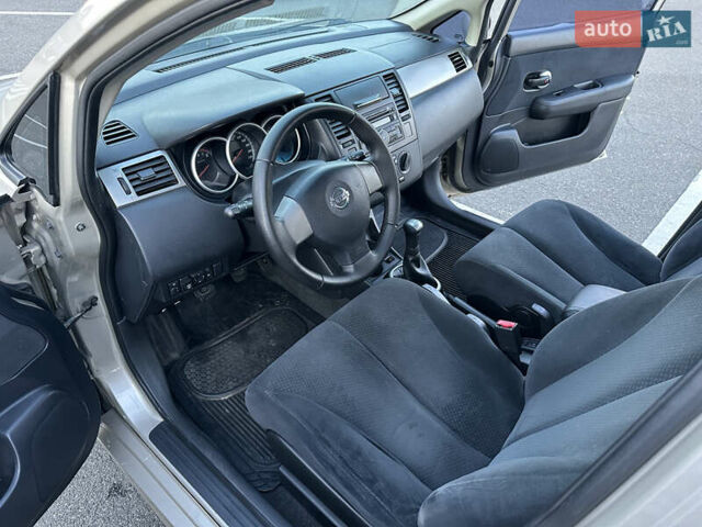 Бежевий Ніссан Тііда, об'ємом двигуна 1.6 л та пробігом 258 тис. км за 6000 $, фото 16 на Automoto.ua