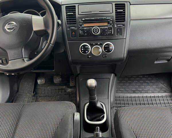 Бежевый Ниссан Тиида, объемом двигателя 1.6 л и пробегом 152 тыс. км за 6999 $, фото 23 на Automoto.ua