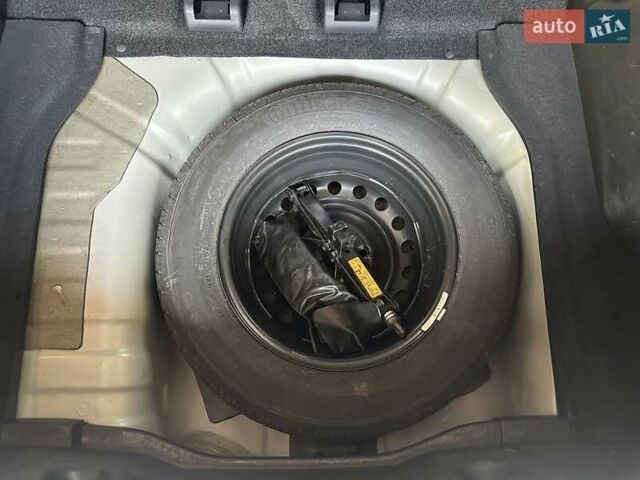 Бежевый Ниссан Тиида, объемом двигателя 1.6 л и пробегом 77 тыс. км за 7650 $, фото 46 на Automoto.ua