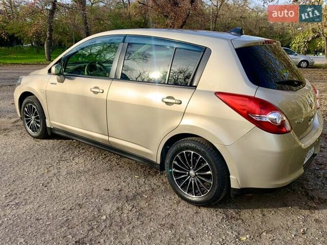 Бежевый Ниссан Тиида, объемом двигателя 1.5 л и пробегом 113 тыс. км за 7500 $, фото 4 на Automoto.ua