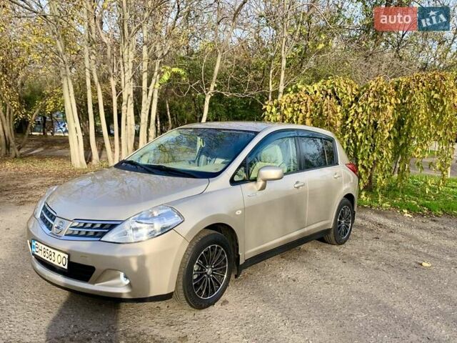 Бежевый Ниссан Тиида, объемом двигателя 1.5 л и пробегом 113 тыс. км за 7500 $, фото 2 на Automoto.ua