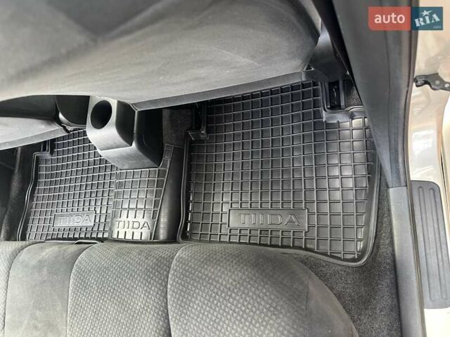 Бежевый Ниссан Тиида, объемом двигателя 1.6 л и пробегом 77 тыс. км за 7650 $, фото 30 на Automoto.ua