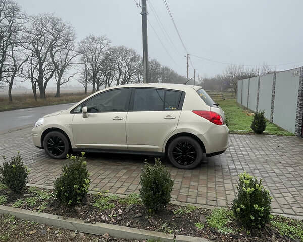 Бежевий Ніссан Тііда, об'ємом двигуна 1.5 л та пробігом 57 тис. км за 6700 $, фото 3 на Automoto.ua