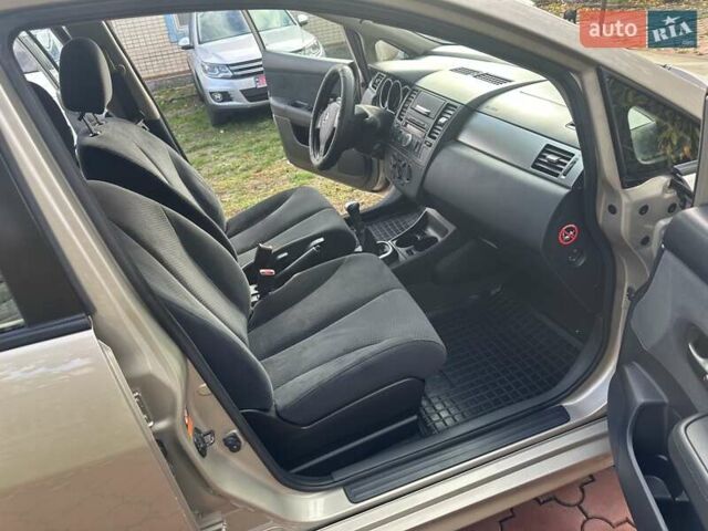 Бежевый Ниссан Тиида, объемом двигателя 1.6 л и пробегом 77 тыс. км за 7650 $, фото 24 на Automoto.ua