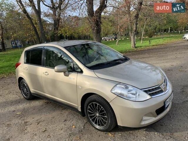 Бежевый Ниссан Тиида, объемом двигателя 1.5 л и пробегом 113 тыс. км за 7500 $, фото 60 на Automoto.ua