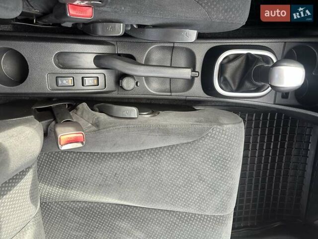 Бежевый Ниссан Тиида, объемом двигателя 1.6 л и пробегом 77 тыс. км за 7650 $, фото 41 на Automoto.ua